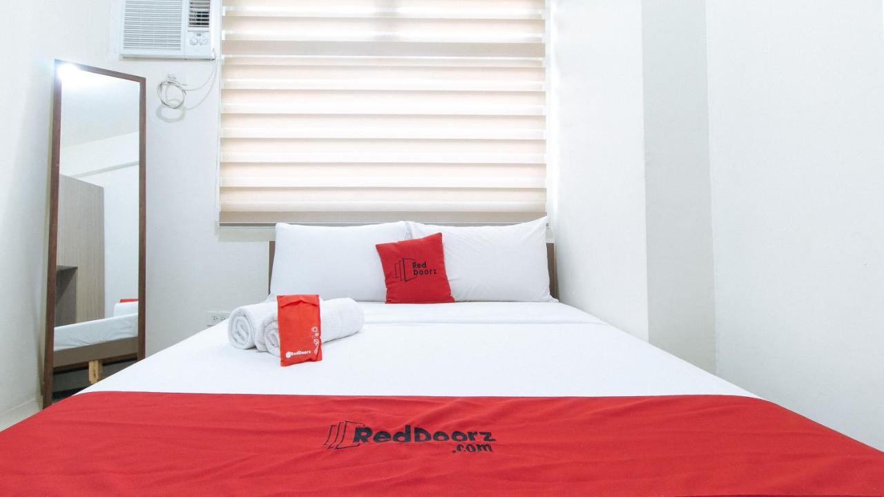 Reddoorz Plus @ Urban Deca Tower Edsa 2 Mandaluyong Екстер'єр фото