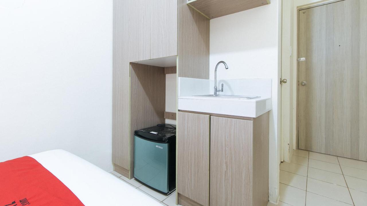 Reddoorz Plus @ Urban Deca Tower Edsa 2 Mandaluyong Екстер'єр фото
